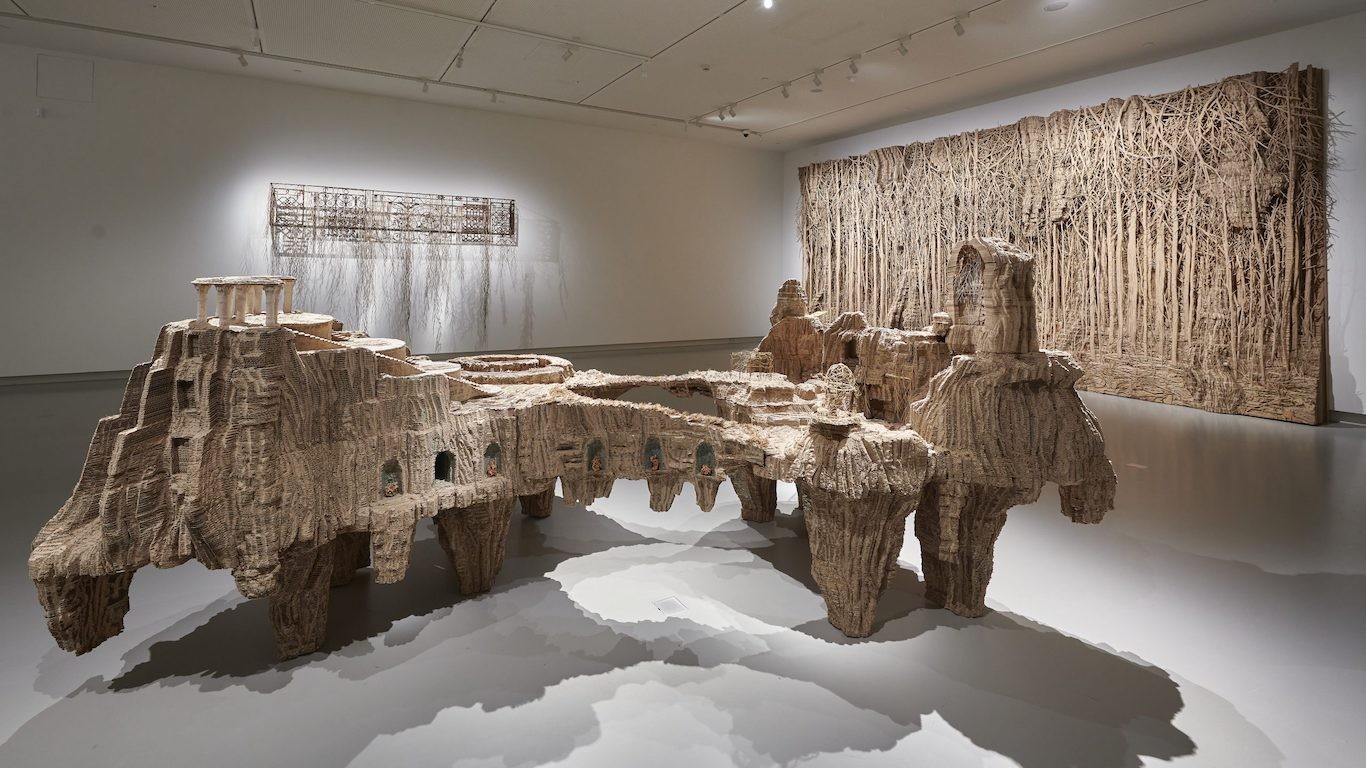 Exposition-Eva-Jospin-Paper-Tales-au-Het-Noordbrabants-Museum-2021.-Photo-Jan-Kees-Steenman-2-scaled.jpg