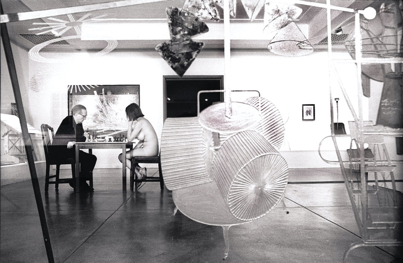 Marcel-Duchamp-and-Eve-Babitz-1963-at-the-Pasadena-Art-Museum-scaled.jpg