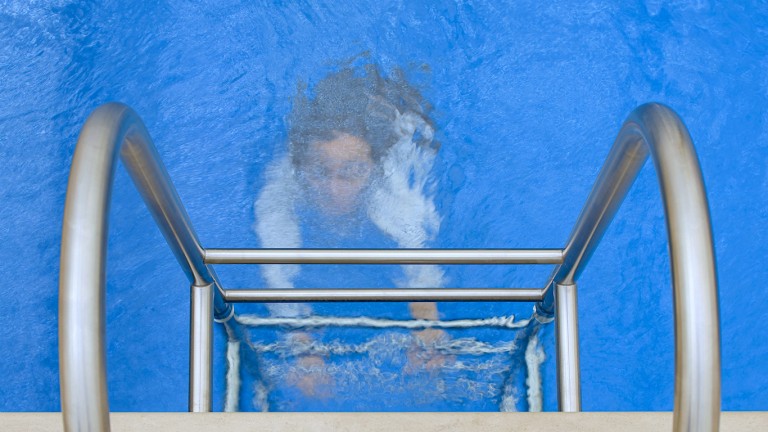 Ocio, fantasía e ilusión en la pileta de Leandro Erlich