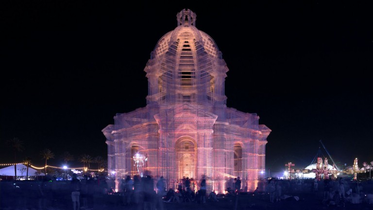 Las construcciones espectrales de Edoardo Tresoldi
