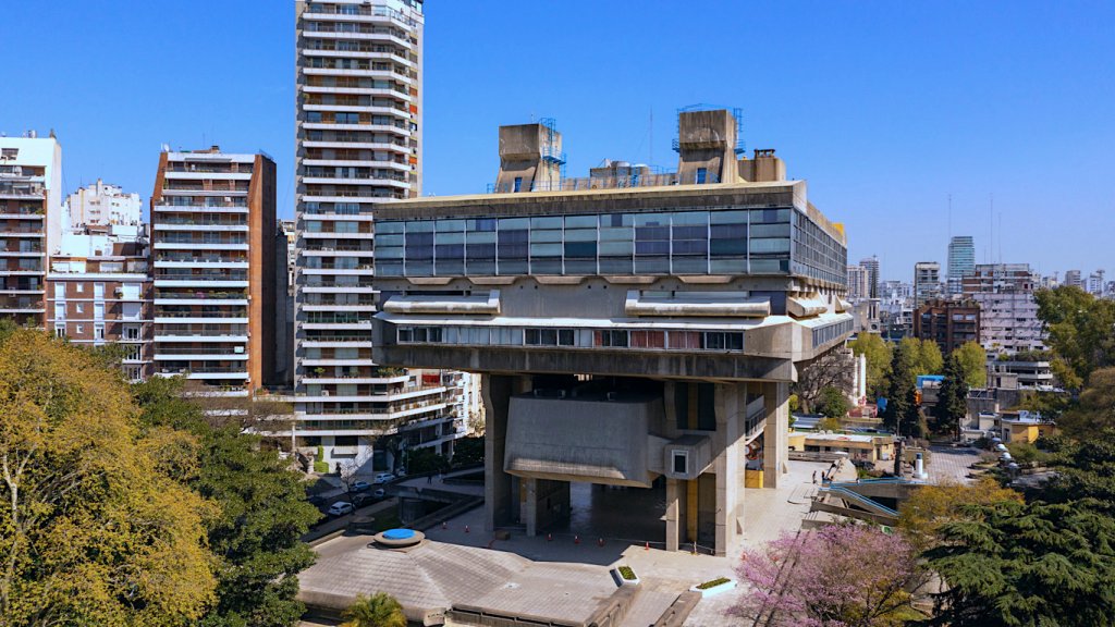 Biblioteca Nacional, de Clorindo Testa