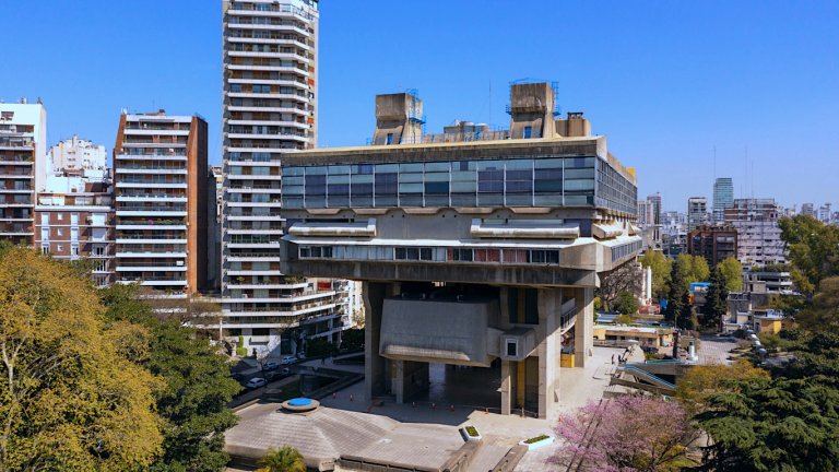 Biblioteca Nacional, de Clorindo Testa