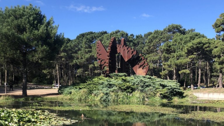 Pinamar, arte y naturaleza (Argentina): arte público en expansión