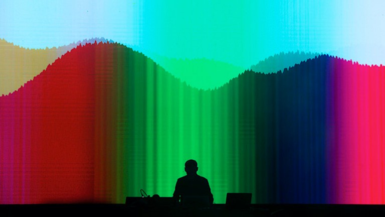 Carsten Nicolai y las cualidades físicas del sonido