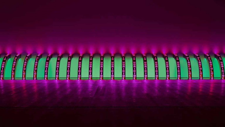 La poética incendiaria de Jenny Holzer