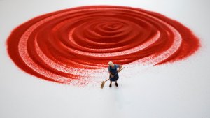 Liliana Porter: la creadora de micromundos